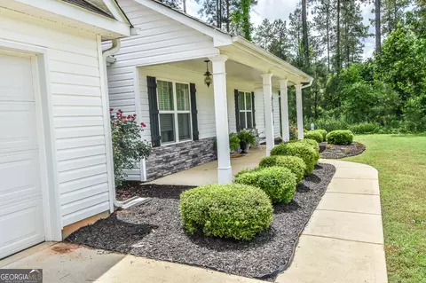 Exterior - 111 Needleleaf Ct, Barnesville, GA 30204 photo 6 of 24
