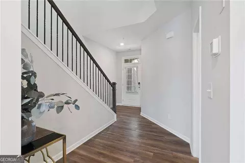Entry Way - 1355 Endicott Ct, Cumming, GA 30041 photo 3 of 9