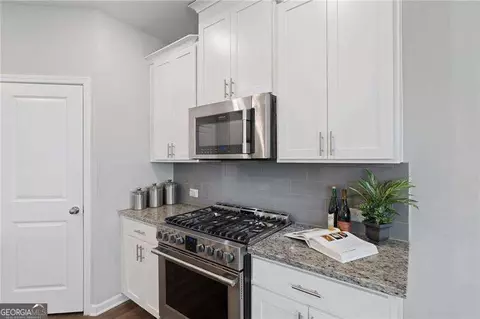 Kitchen - 1355 Endicott Ct, Cumming, GA 30041 photo 2 of 2