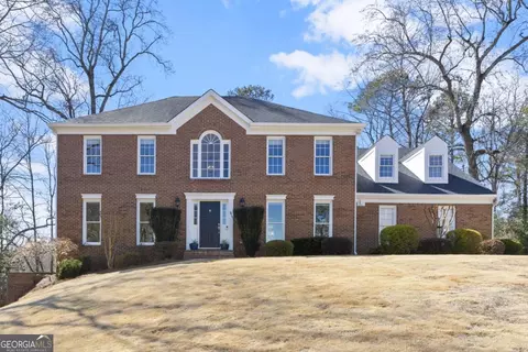 600 Willow Knoll Dr SE, Marietta, GA 30067