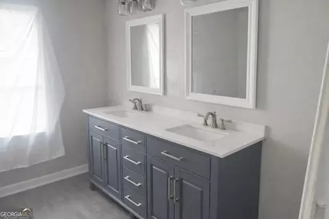 Bath - 215 Malcom Ln, Covington, GA 30014 photo 2 of 2