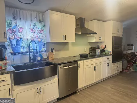 Kitchen - 215 Malcom Ln, Covington, GA 30014 photo 2 of 5