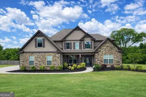 68 Mitchell Farm Dr, Sharpsburg, GA 30277