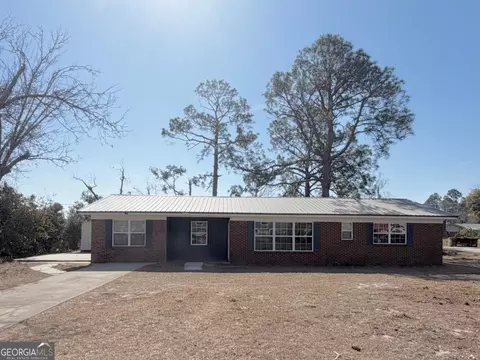 45 Kersey St, Hazlehurst, GA 31539