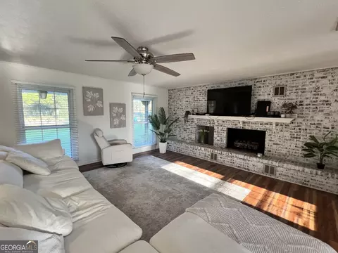 Living - 253 Mcdilda Dr, Lyons, GA 30436 photo 3 of 3