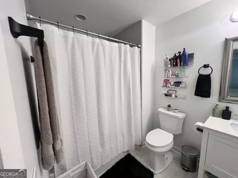 Bath - 253 Mcdilda Dr, Lyons, GA 30436 photo 1 of 4