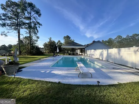 Exterior - 253 Mcdilda Dr, Lyons, GA 30436 photo 1 of 7