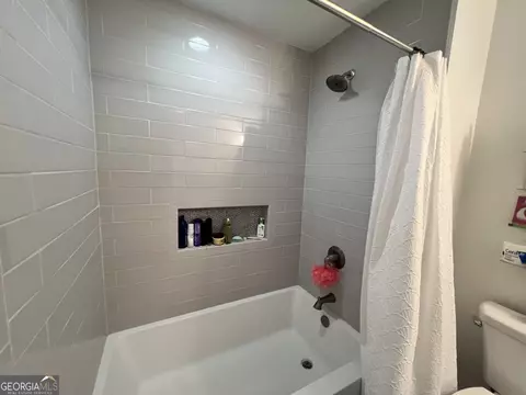 Bath - 253 Mcdilda Dr, Lyons, GA 30436 photo 2 of 4