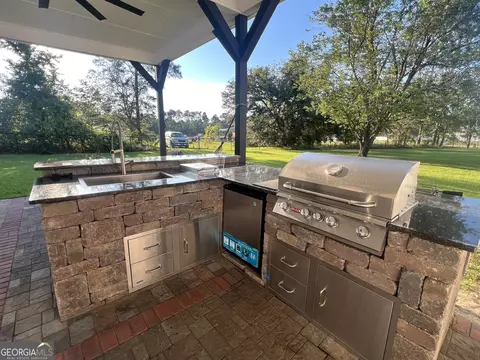 Kitchen - 253 Mcdilda Dr, Lyons, GA 30436 photo 1 of 2