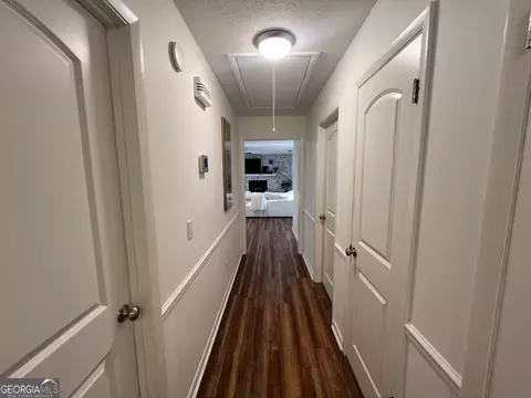 Entry Way - 253 Mcdilda Dr, Lyons, GA 30436 photo 2 of 2