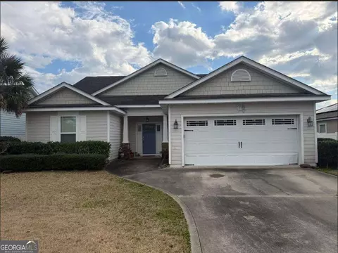 202 Waters Edge Dr, Kingsland, GA 31548