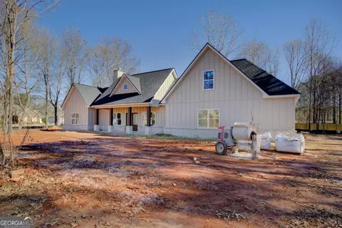 108 Woodcrest Dr, Jackson, GA 30233