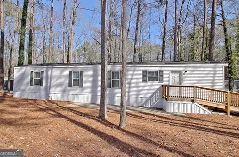 52 Fernwood Dr, Fayetteville, GA 30214