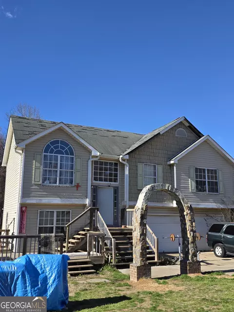 121 Bombay Ln, Grantville, GA 30220