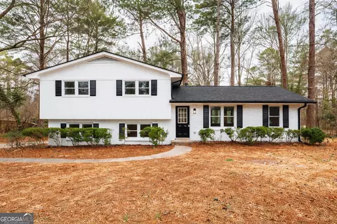 2051 Forest Dr, Fayetteville, GA 30214