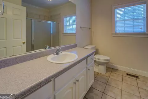 Bath - 212 Willow Ridge Ln, Jackson, GA 30233 photo 1 of 3
