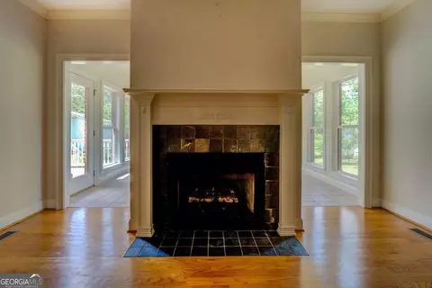 Living - 212 Willow Ridge Ln, Jackson, GA 30233 photo 5 of 9