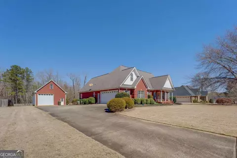 Exterior - 212 Willow Ridge Ln, Jackson, GA 30233 photo 2 of 5