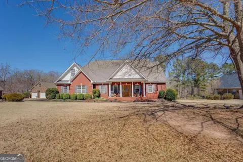 Exterior - 212 Willow Ridge Ln, Jackson, GA 30233 photo 4 of 5