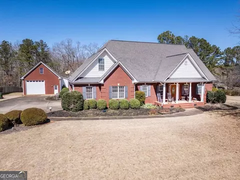 212 Willow Ridge Ln, Jackson, GA 30233