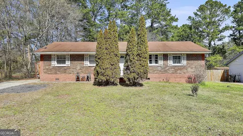 46 Royce Dr, Jonesboro, GA 30238