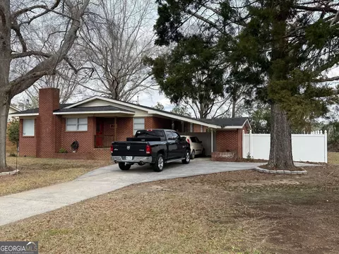 804 Betty St, Sandersville, GA 31082