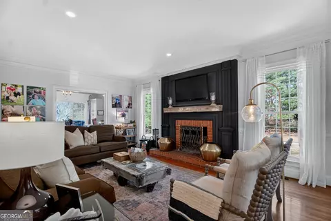 Living - 638 Cameron Mill Rd, Lagrange, GA 30240 photo 2 of 5
