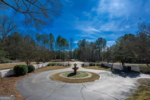 Exterior - 638 Cameron Mill Rd, Lagrange, GA 30240 photo 4 of 18