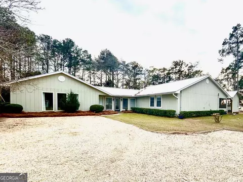 110 Lakeview Dr, Fort Gaines, GA 39851