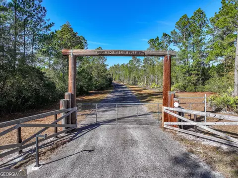 279 Mid River Rd, White Oak, GA 31568