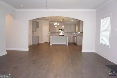 Living - 121 Bluecoat Trl, Byron, GA 31008 photo 3 of 7