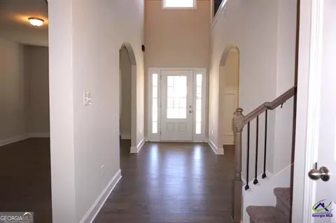 Entry Way - 121 Bluecoat Trl, Byron, GA 31008 photo 7 of 9