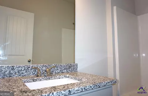 Bath - 121 Bluecoat Trl, Byron, GA 31008 photo 6 of 6