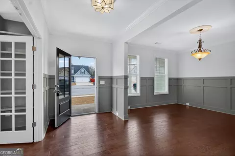 Entry Way - 209 Grace Ct, Lagrange, GA 30241 photo 1 of 10