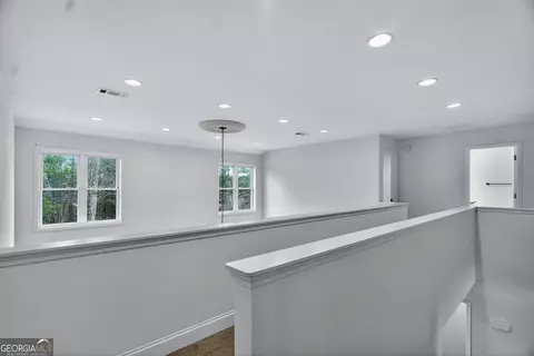 Entry Way - 209 Grace Ct, Lagrange, GA 30241 photo 6 of 10
