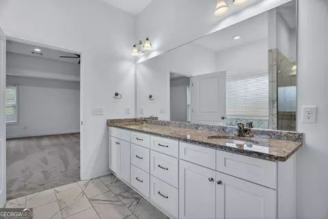 Entry Way - 209 Grace Ct, Lagrange, GA 30241 photo 8 of 10