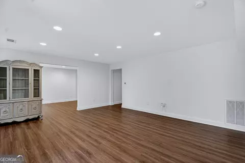 Living - 209 Grace Ct, Lagrange, GA 30241 photo 4 of 4