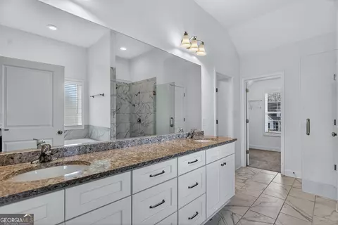 Entry Way - 209 Grace Ct, Lagrange, GA 30241 photo 9 of 10