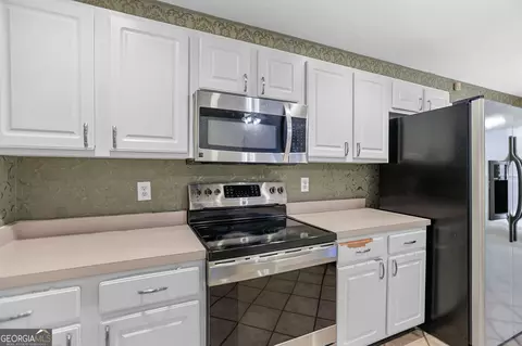 Kitchen - 166 Lakemont Dr, Lagrange, GA 30240 photo 3 of 3