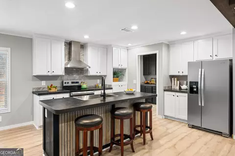Kitchen - 487 Childers Rd, Colbert, GA 30628 photo 4 of 5