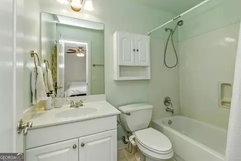 Bath - 3925 Greenside Ct, Dacula, GA 30019 photo 3 of 7