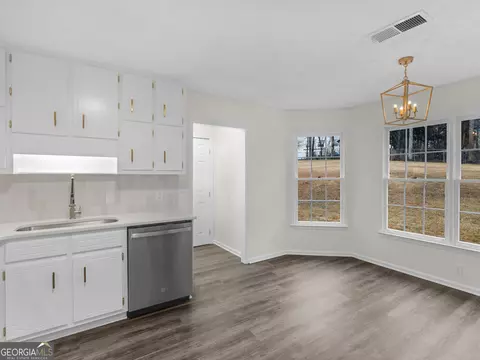 Kitchen - 239 Farmbrook Pkwy, Stockbridge, GA 30281 photo 3 of 3