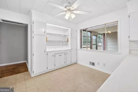 Entry Way - 236 6th Ave, Winder, GA 30680 photo 2 of 3