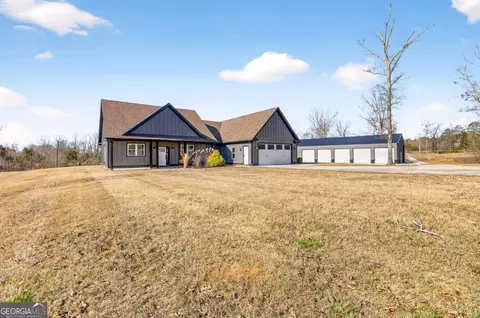 10 Last St, Moreland, GA 30259