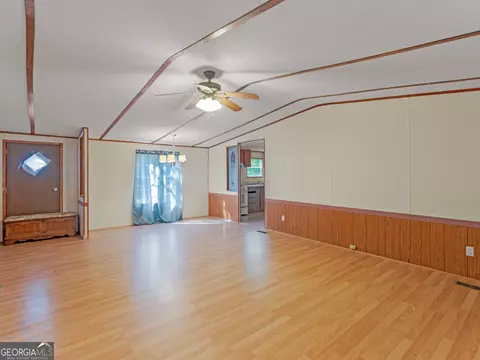 Living - 245 Brooks Rd, Jackson, GA 30233 photo 2 of 4