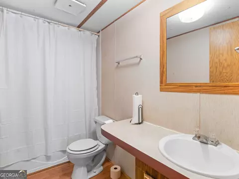 Bath - 245 Brooks Rd, Jackson, GA 30233 photo 1 of 5