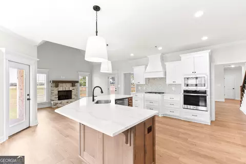 Kitchen - 119 Pridgen Pass, Perry, GA 31069 photo 4 of 7
