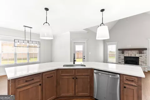 Kitchen - 119 Pridgen Pass, Perry, GA 31069 photo 5 of 7