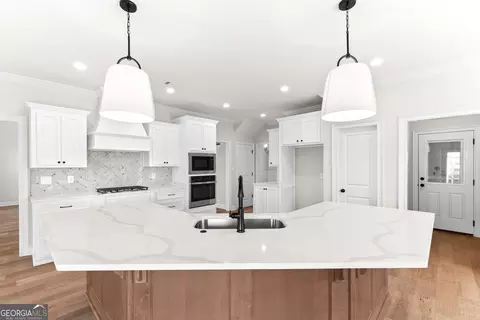 Kitchen - 119 Pridgen Pass, Perry, GA 31069 photo 3 of 7