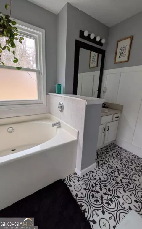 Bath - 230 Overlook Dr, Covington, GA 30016 photo 3 of 4